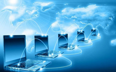 網絡空間是以互聯網為代表的信息技術革命跨越( )、( )、( ) 催生并形成了一個?